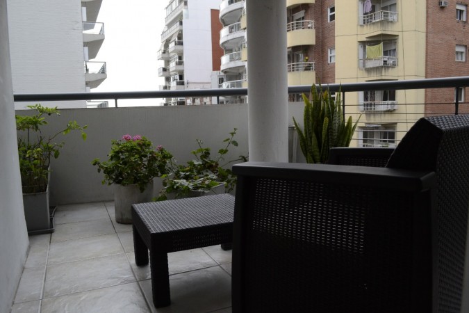 Departamento Guemes y Moreno, 90 m2, dos dormitorios, cochera.