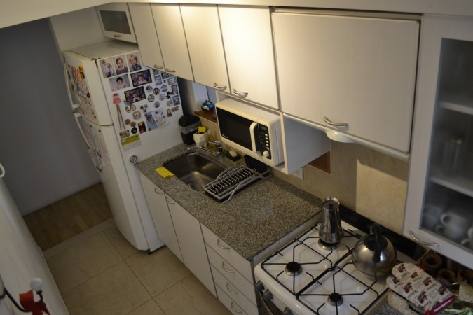 Departamento Guemes y Moreno, 90 m2, dos dormitorios, cochera.