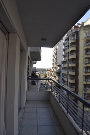 Departamento Guemes y Moreno, 90 m2, dos dormitorios, cochera.