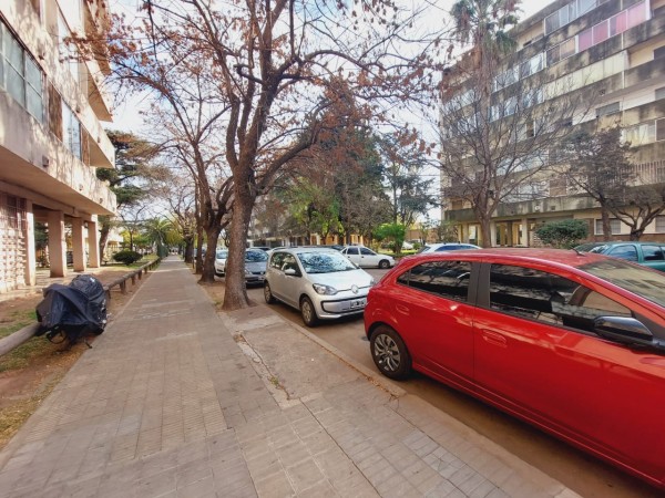 Rufino Ortega, departamento, Grandoli y Ayolas, 1 dormitorio y patio. 