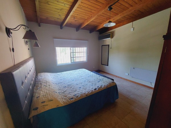 Casa Los Pinos, 3 dormitorios, 450 m2, pileta, quincho. 