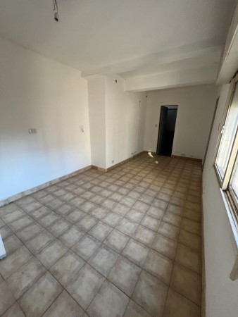 Garay al 800, departamento 1 dormitorio, a mts Av San Martin. Planta Alta 