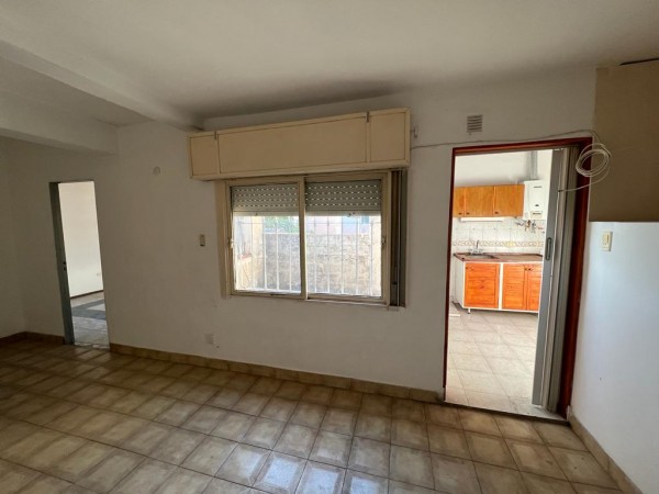 Garay al 800, departamento 1 dormitorio, a mts Av San Martin. Planta Alta 