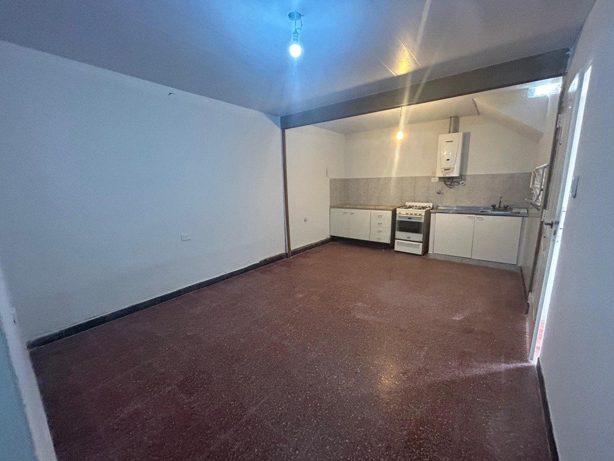 Herrera 2900, un dormitorio, departamento de pasillo. Planta baja