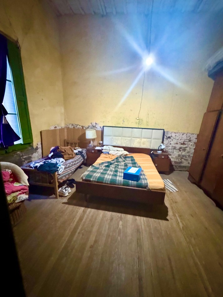 San Martin 500, Muñoz, Casa a reciclar de tres dormitorios con terreno de 600 m2
