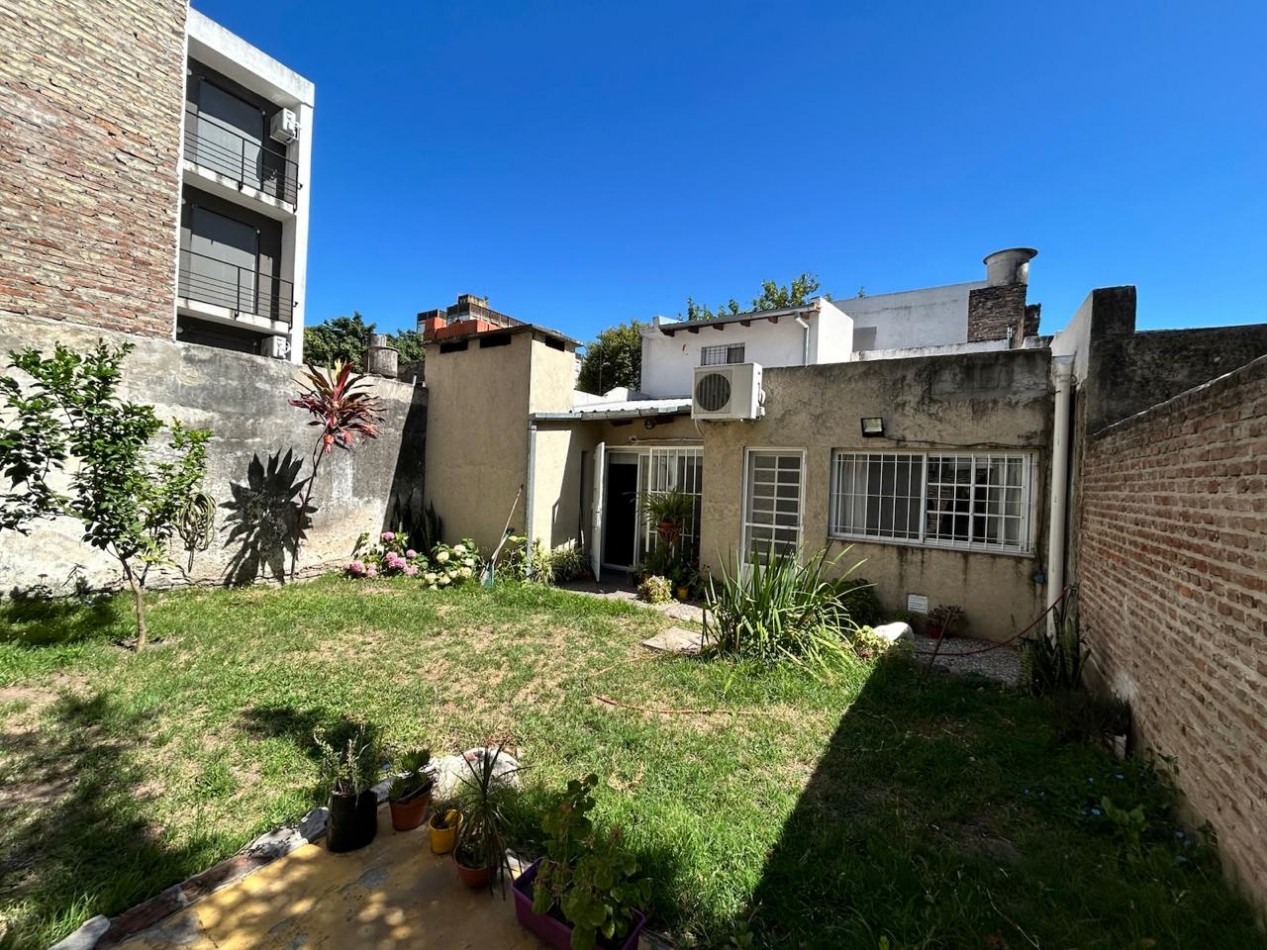 Pje Boero 3200, 3 dormitorios, patio, cochera. 