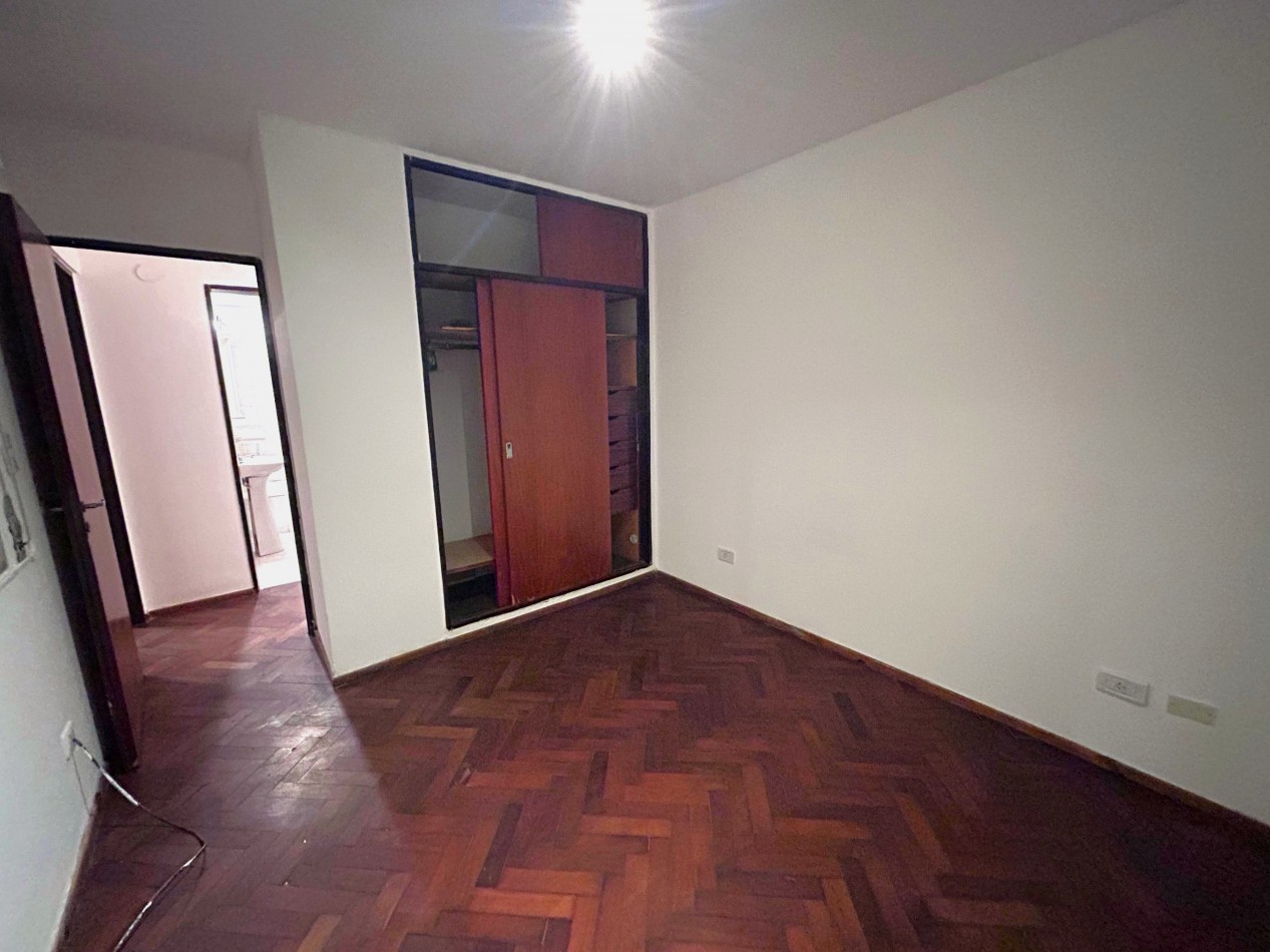 Jujuy 1900. Propiedad de pasillo, Duplex 2 dormitorios con Terraza exclusiva