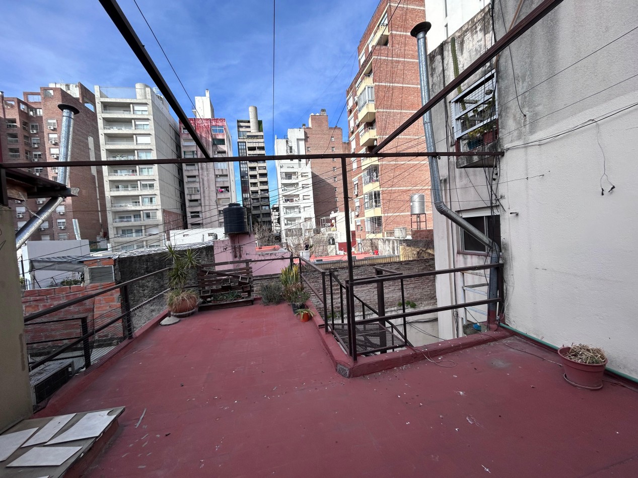 Jujuy 1900. Propiedad de pasillo, Duplex 2 dormitorios con Terraza exclusiva