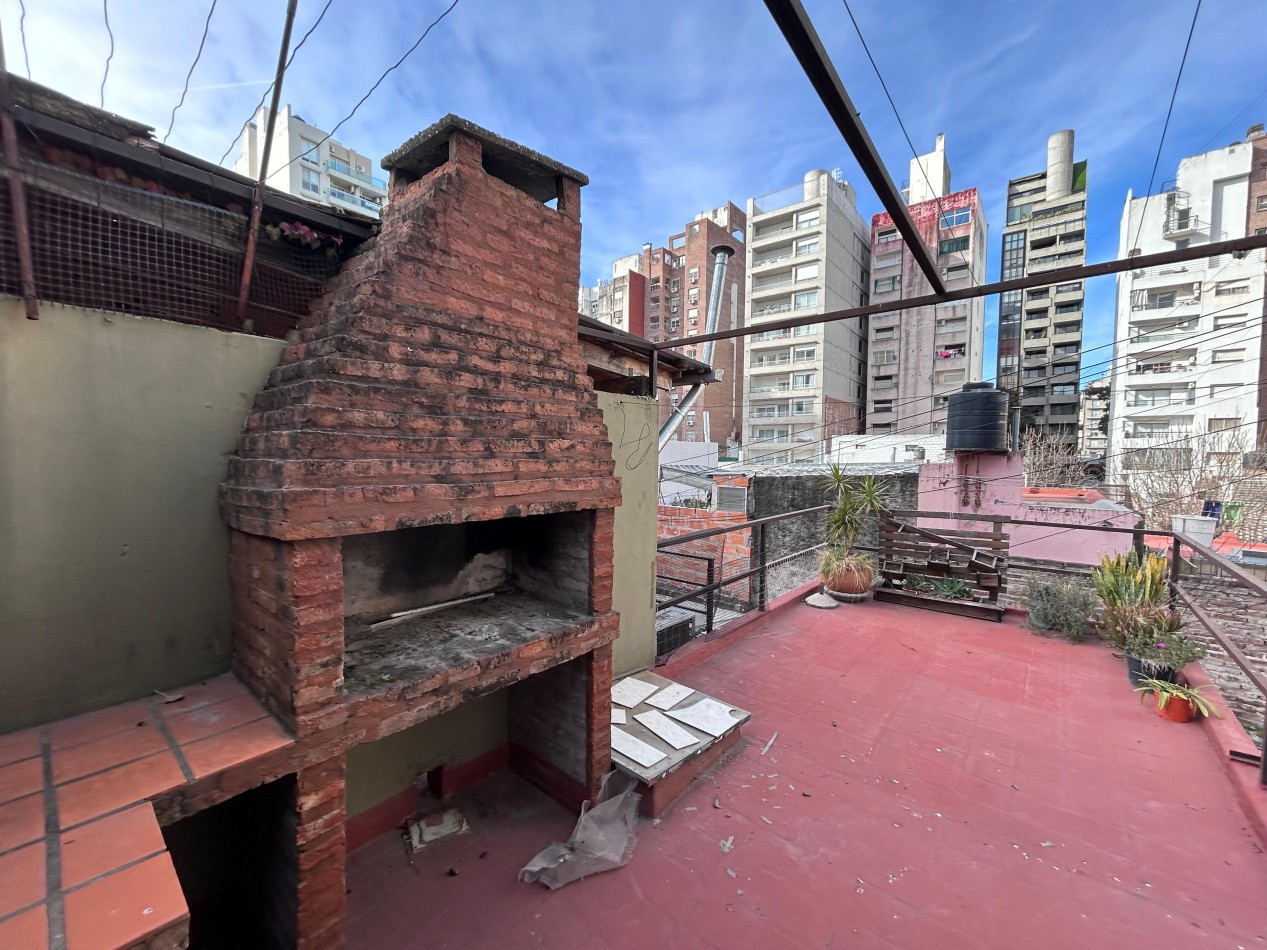 Jujuy 1900. Propiedad de pasillo, Duplex 2 dormitorios con Terraza exclusiva