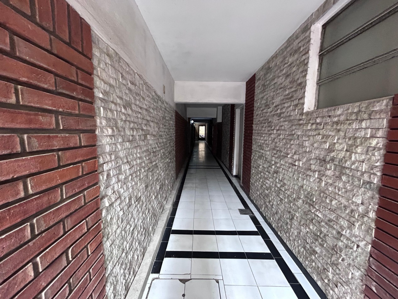 Jujuy 1900. Propiedad de pasillo, Duplex 2 dormitorios con Terraza exclusiva