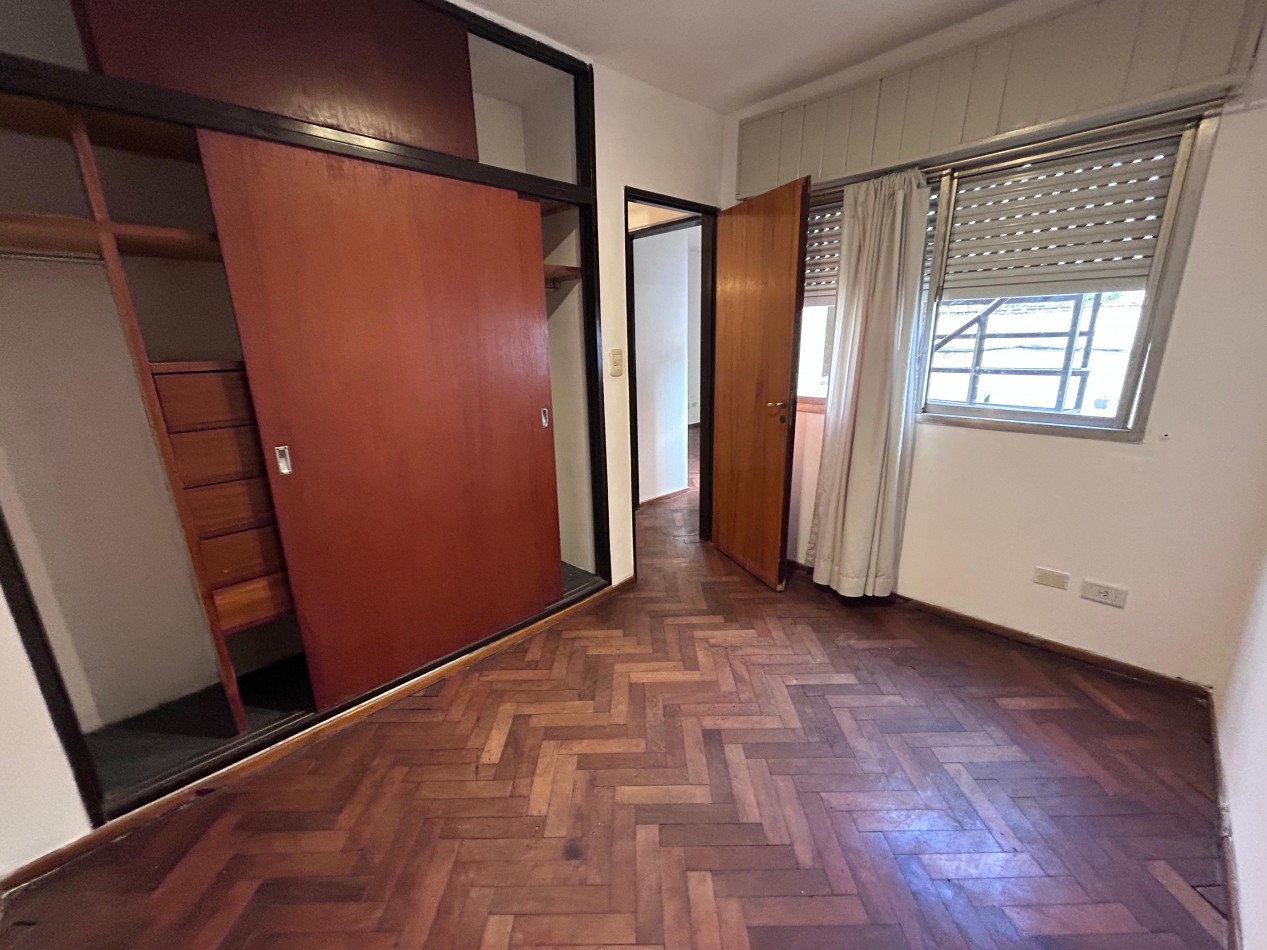 Jujuy 1900. Propiedad de pasillo, Duplex 2 dormitorios con Terraza exclusiva