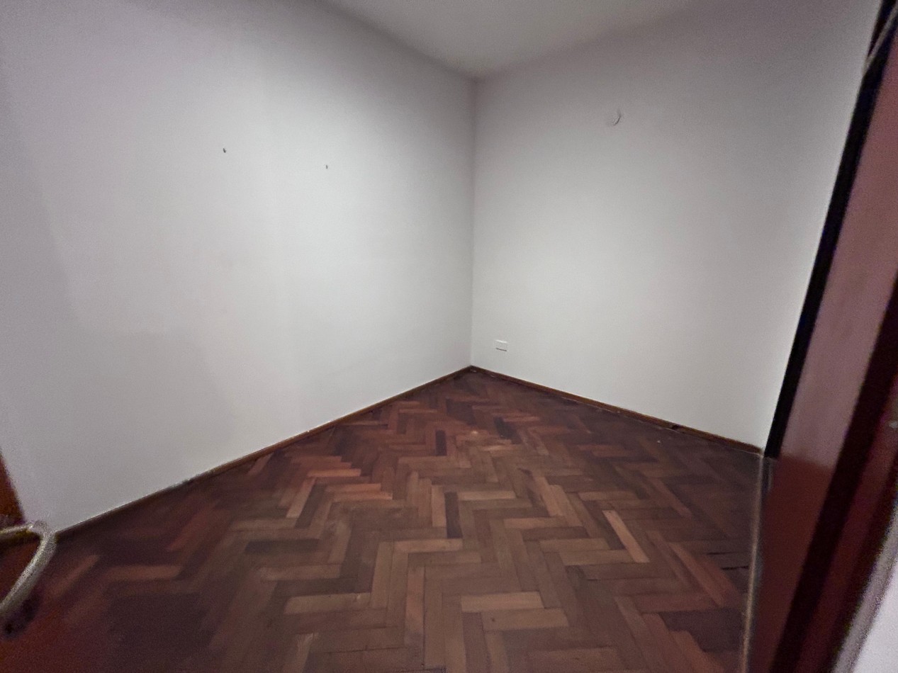 Jujuy 1900. Propiedad de pasillo, Duplex 2 dormitorios con Terraza exclusiva