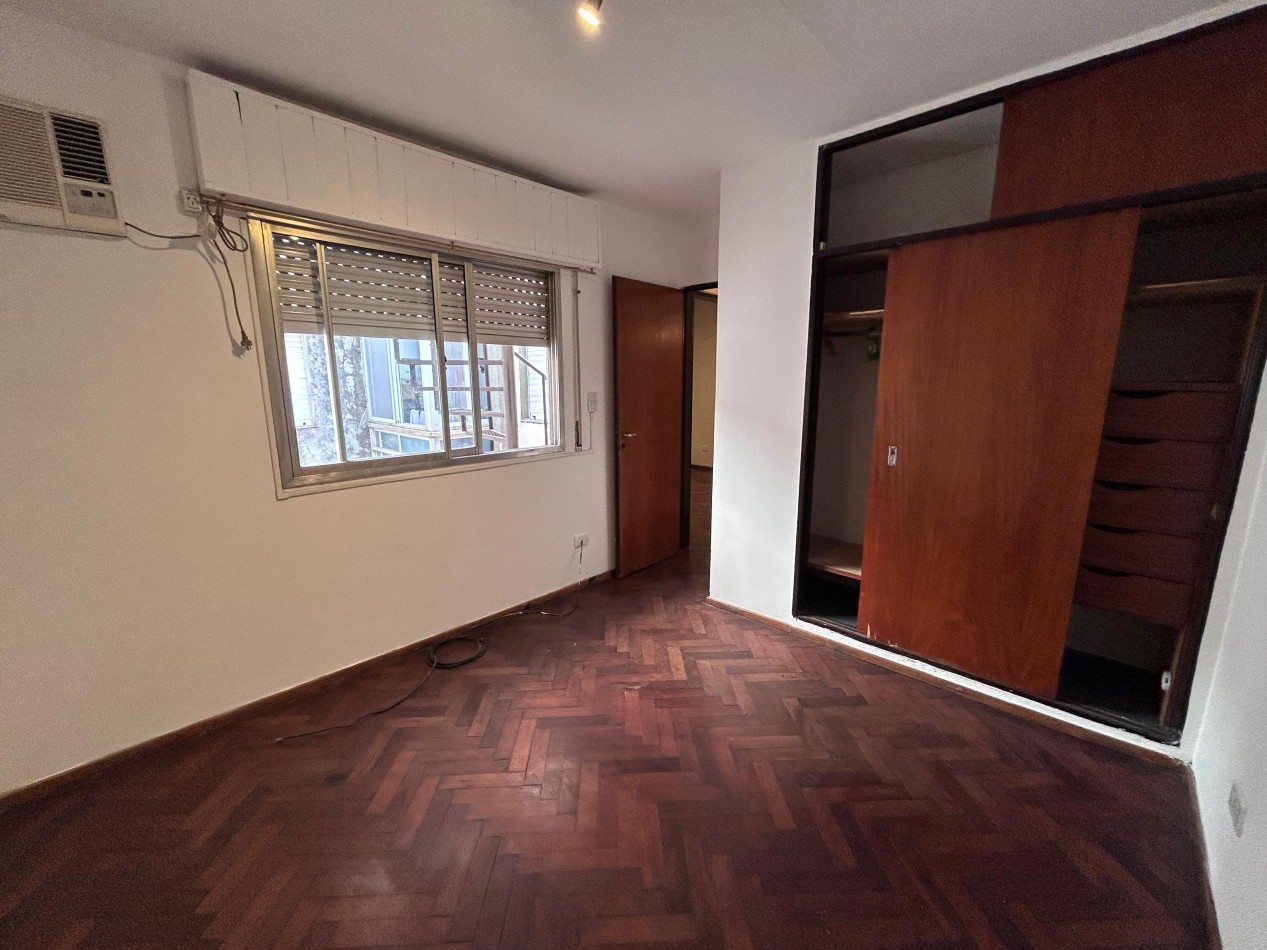 Jujuy 1900. Propiedad de pasillo, Duplex 2 dormitorios con Terraza exclusiva