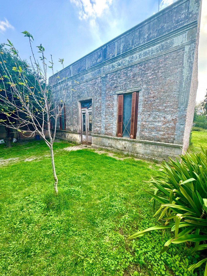 San Martin 500, Muñoz, terreno de 600 m2 con propiedad a reciclar.