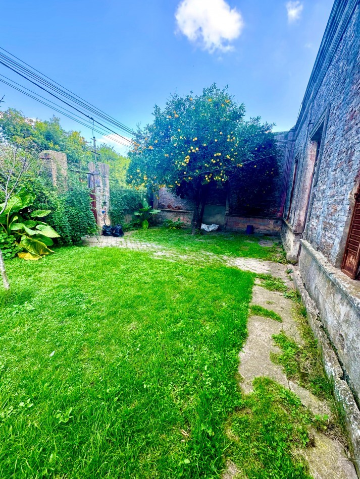 San Martin 500, Muñoz, terreno de 600 m2 con propiedad a reciclar.