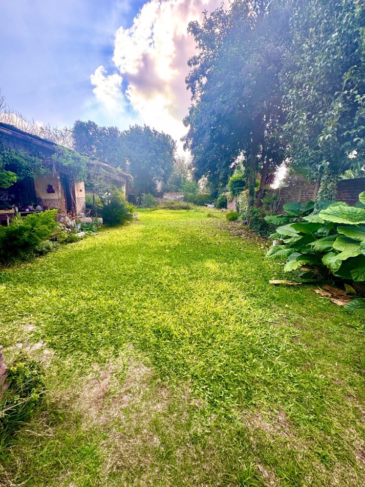 San Martin 500, Muñoz, terreno de 600 m2 con propiedad a reciclar.