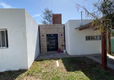 Roldan, Los Fresnos al 1200, dos dormitorios. Piscina.