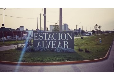 Estacion Alvear, terreno de 300 m2, todos los servicios