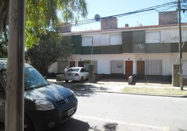 Lucila del Mar, Duplex, dos dormitorios, patio. 100 mts del mar.