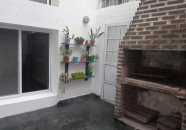 Pueyrredon 100, propiedad de pasillo, un dormitorio mas comodin, patio con parrillero, excelente zona