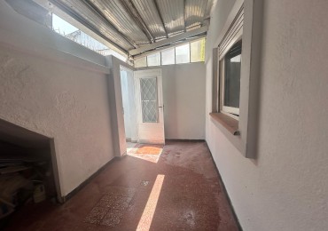 Herrera 2900, un dormitorio, departamento de pasillo. Planta baja