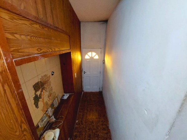 Liniers y Forest, planta alta, 3 dormitorios, patio terraza.