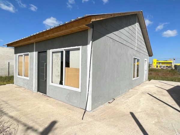 Campiñas de Piñero, camino de la feria 200, casa a terminar, lote 400 m2. 