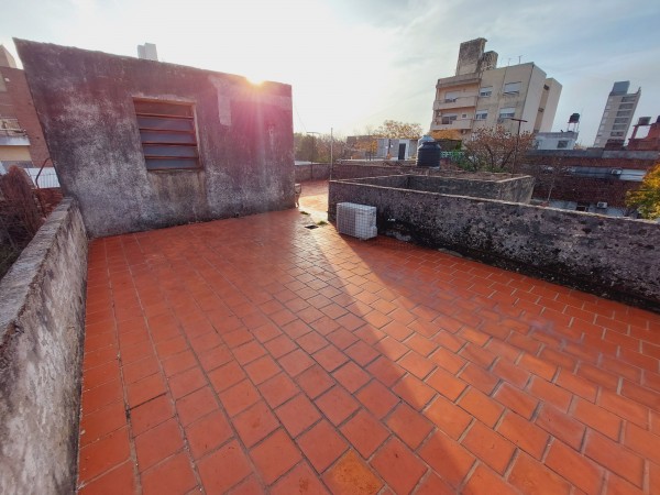 Tucuman 3600, dos dormitorios, pasillo, terraza exclusiva. Planta Alta