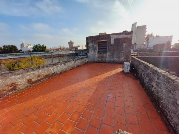 Tucuman 3600, dos dormitorios, pasillo, terraza exclusiva. Planta Alta