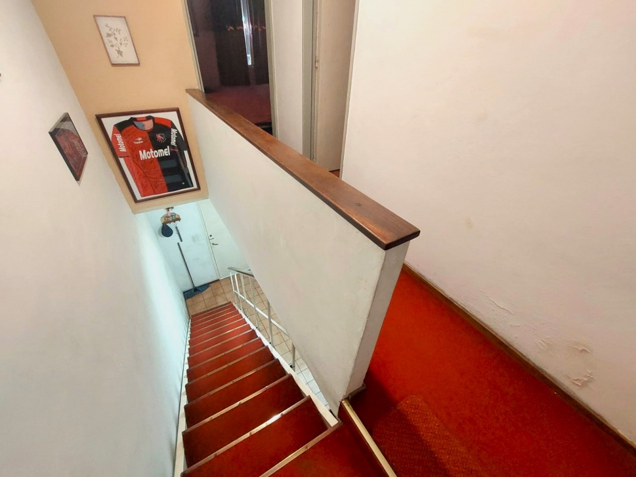Avellaneda 1800, Departamento Duplex, 2 dormitorios, 2do piso por escalera.