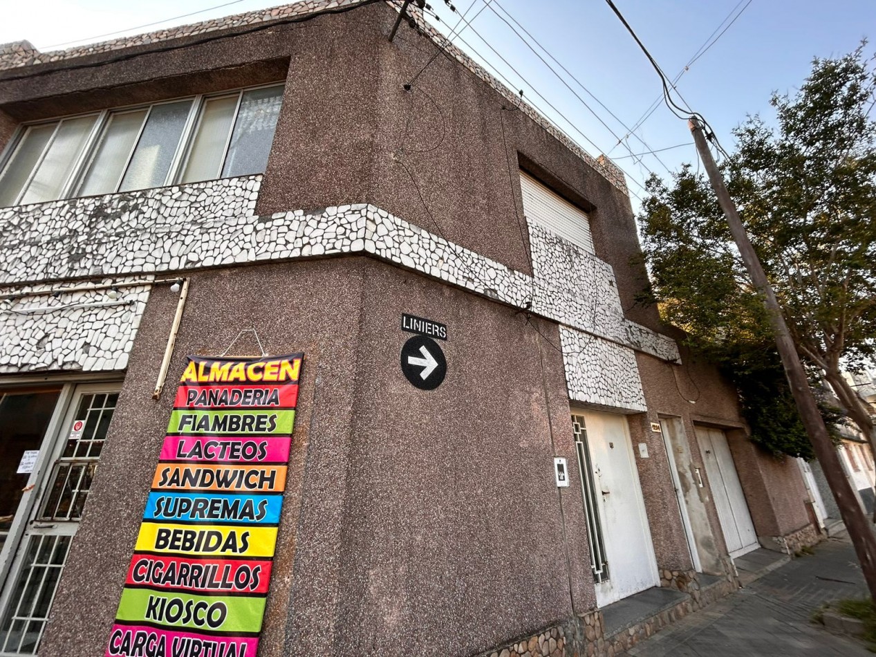 Liniers 1294, dos casas y un local en venta, en conjunto.