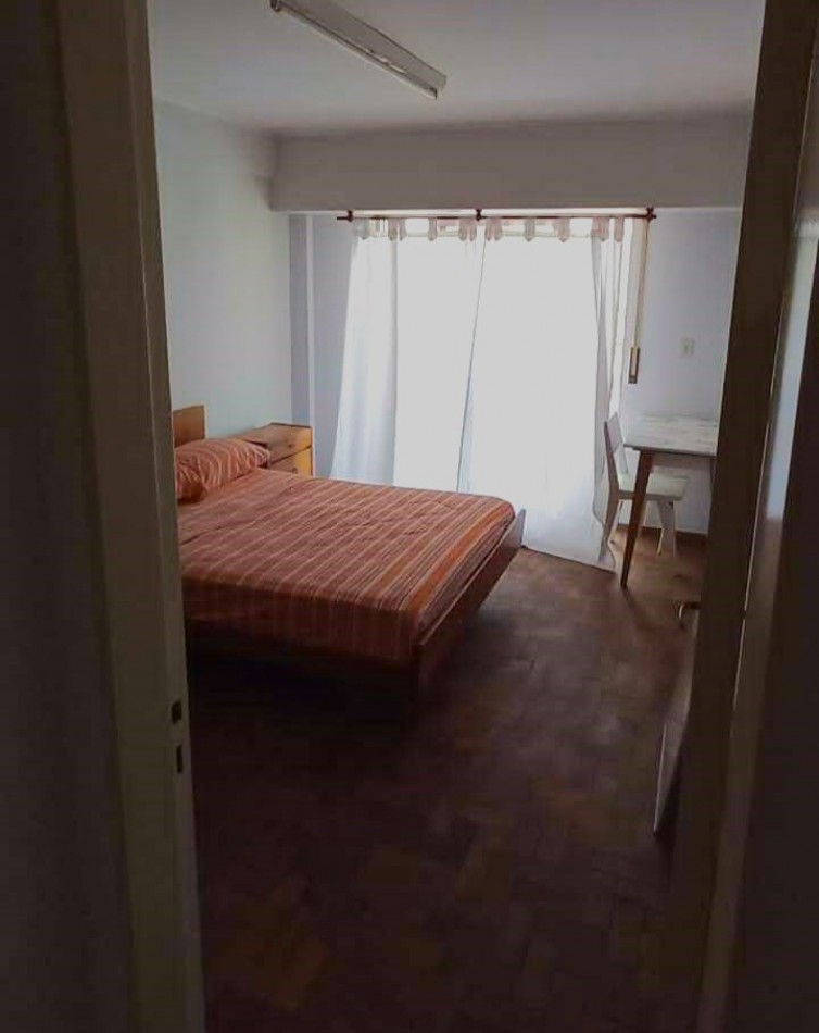 Oroño 100, departamento 2 dormitorios, balcon, 9no piso.