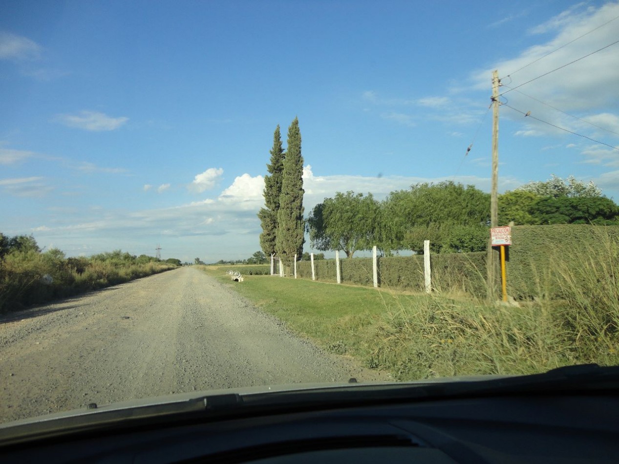 Fighiera, Campo de 2 hectareas, casa de un dormitorio y cuarto de guardado.