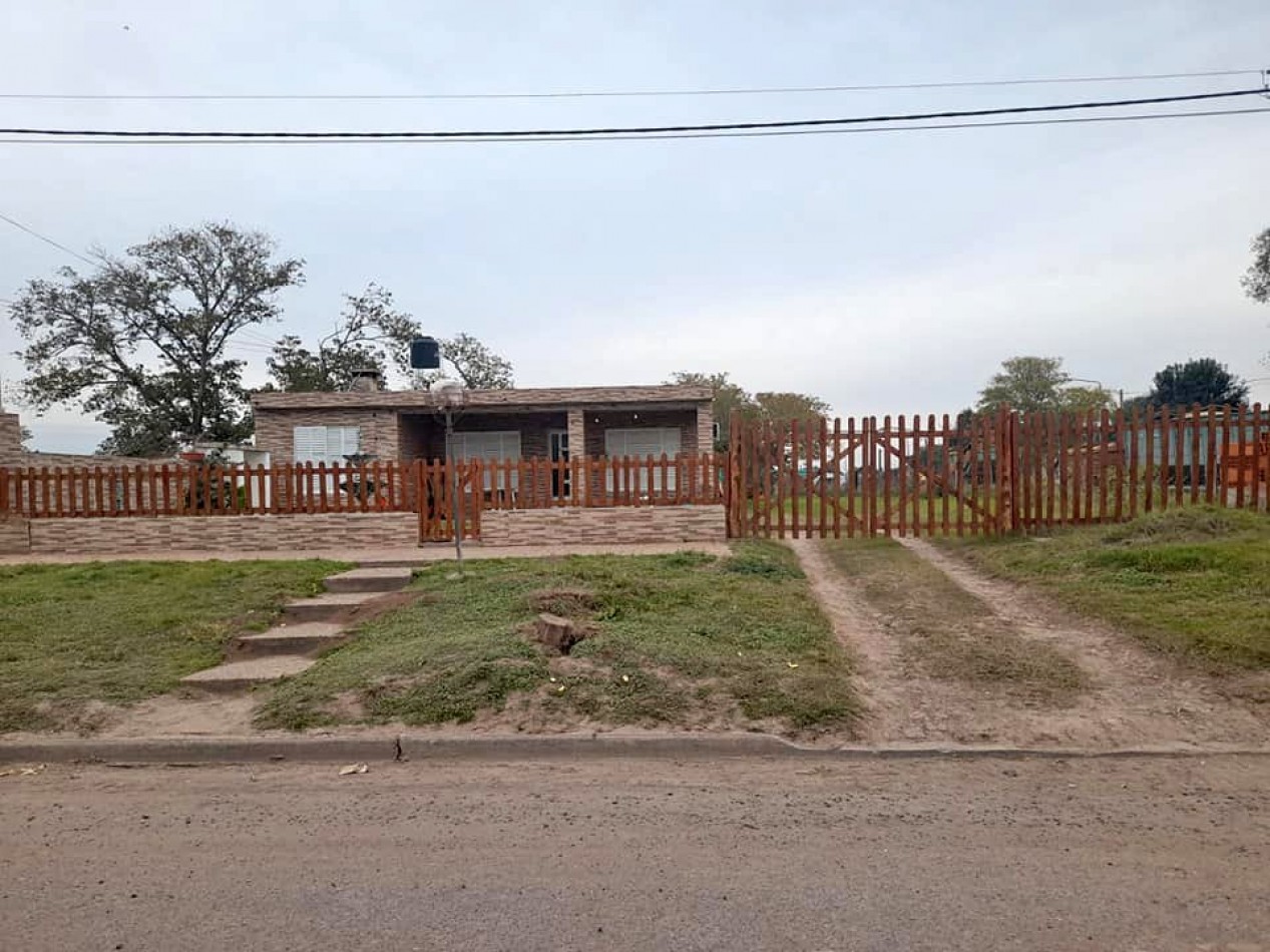 Villa Mugueta, Reconquista 700. Lote de 550m2 con Casa de 4 dormitorios, Quincho y Pileta