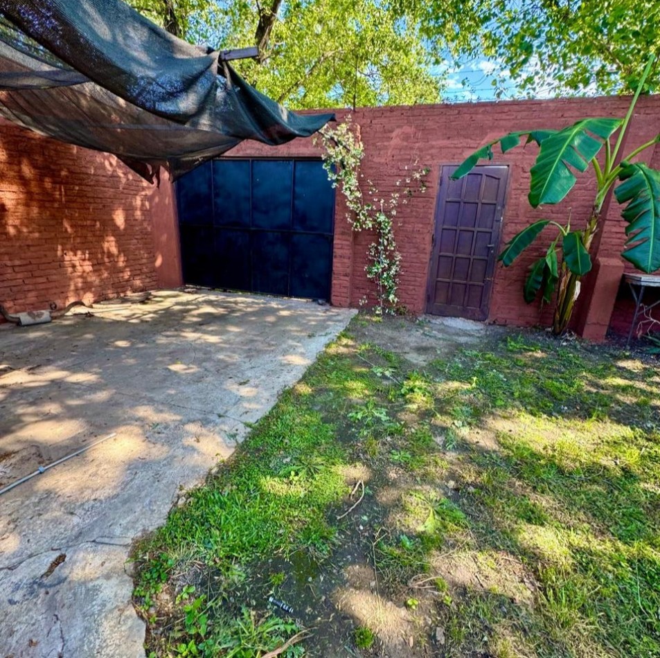 Gorriti 7100, casa de 3 dormitorios, patio, cochera.