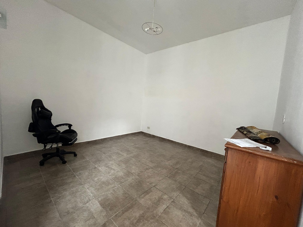 Pueyrredon 100, propiedad de pasillo, un dormitorio mas comodin, patio con parrillero, excelente zona