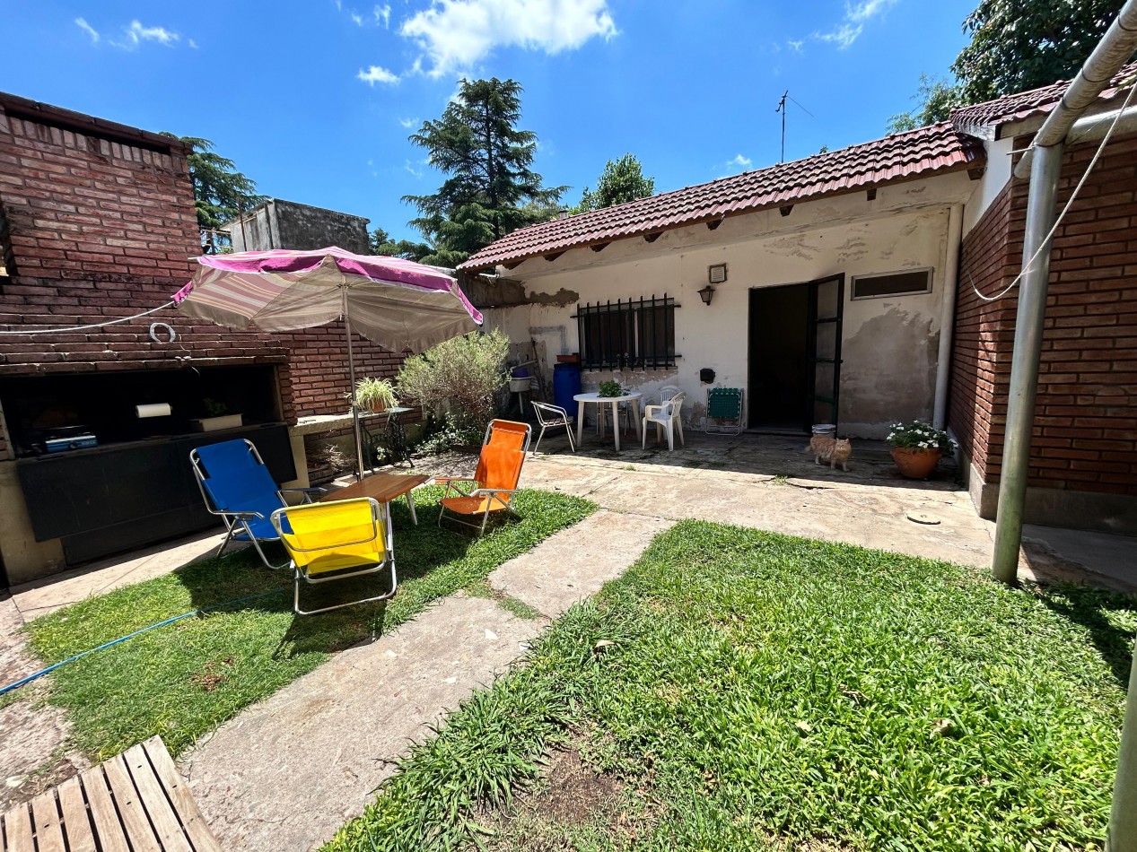 Viamonte 100, Baigorria, propiedad, 3 dormitorios, patio, + departamento al fondo