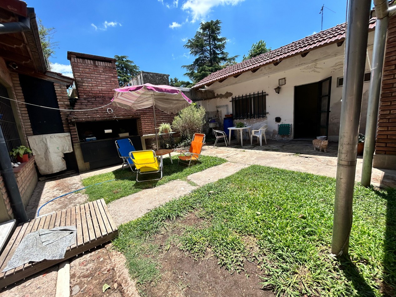 Viamonte 100, Baigorria, propiedad, 3 dormitorios, patio, + departamento al fondo