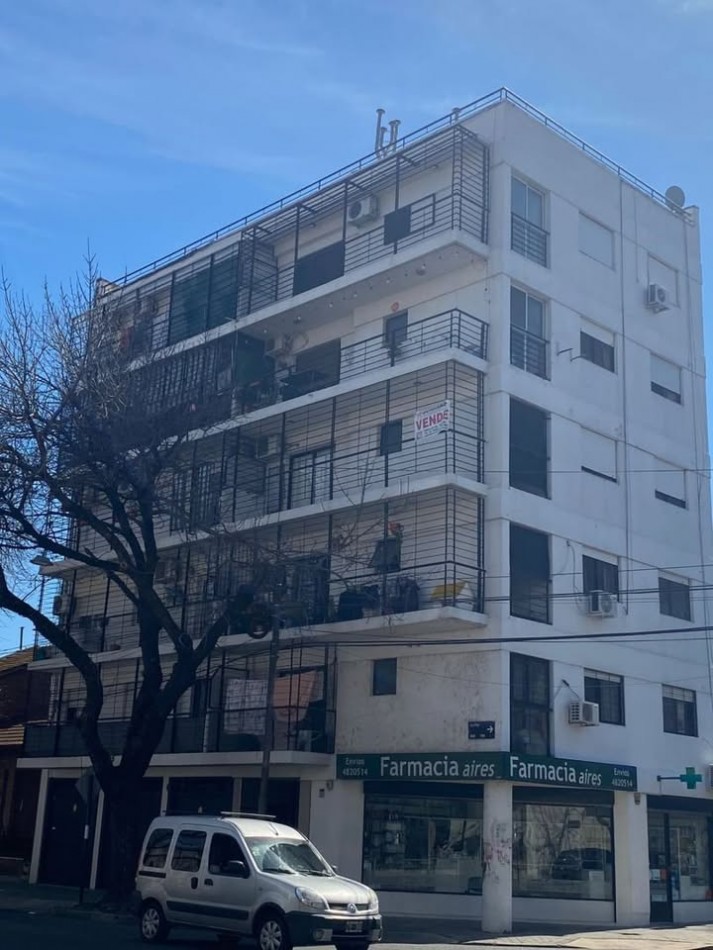 Venta La paz 700, Departamento en Barrio La Sexta.