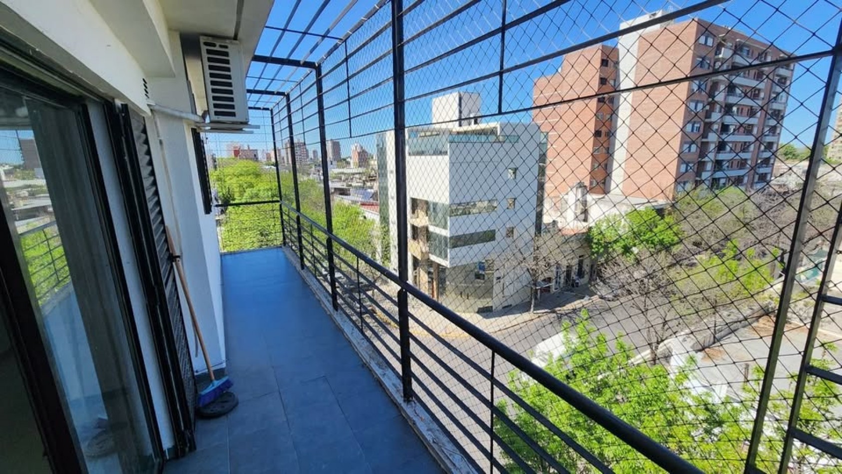 Venta La paz 700, Departamento en Barrio La Sexta.