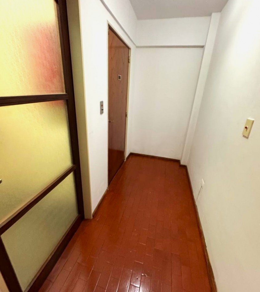 Oroño 200, departamento dos dormitorios, balcon al frente, excelente zona. Apta Credito! 