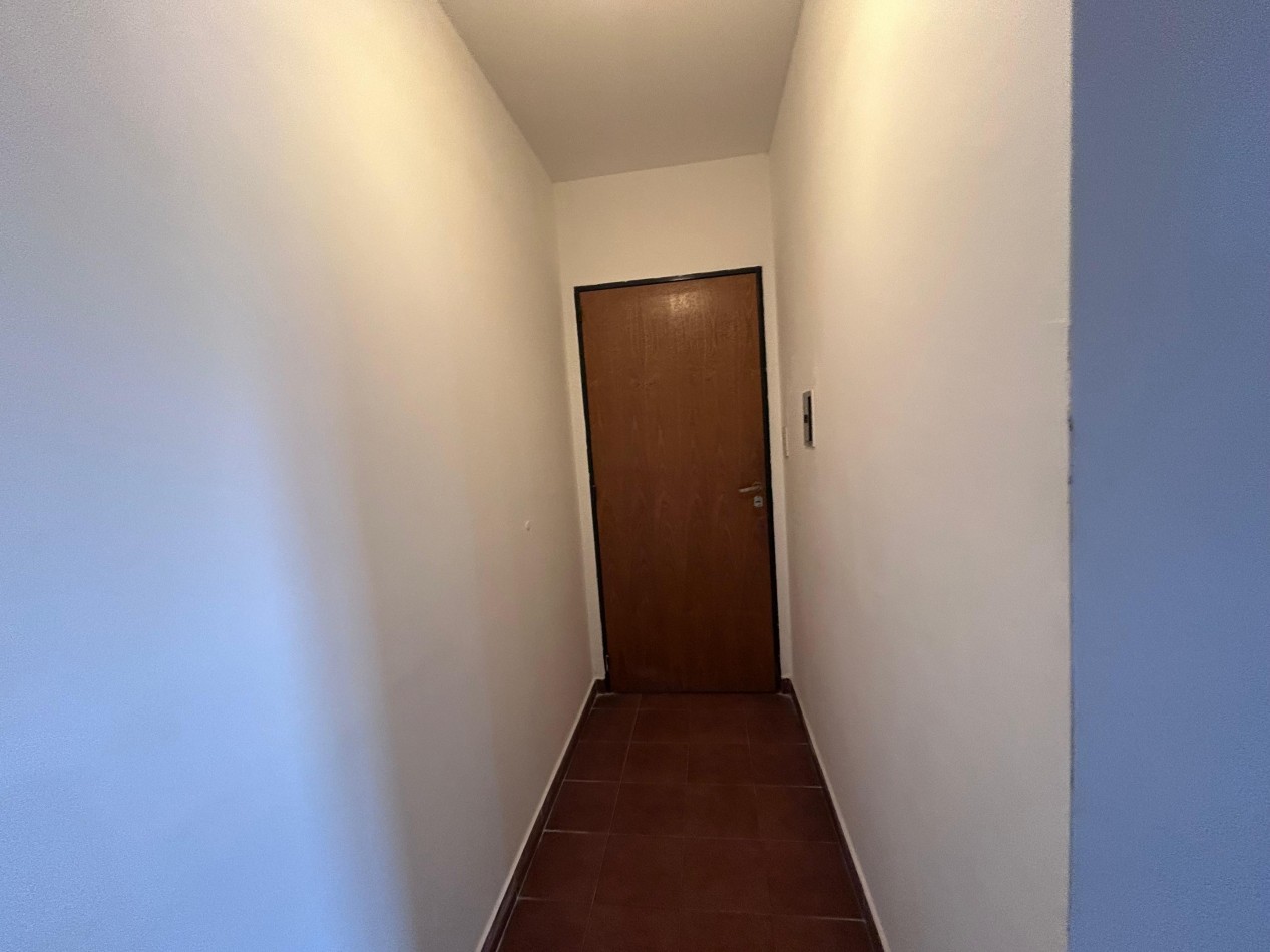 Av Francia 400, ideal oportunidad, muy buen estado, monoambiente con balcon.
