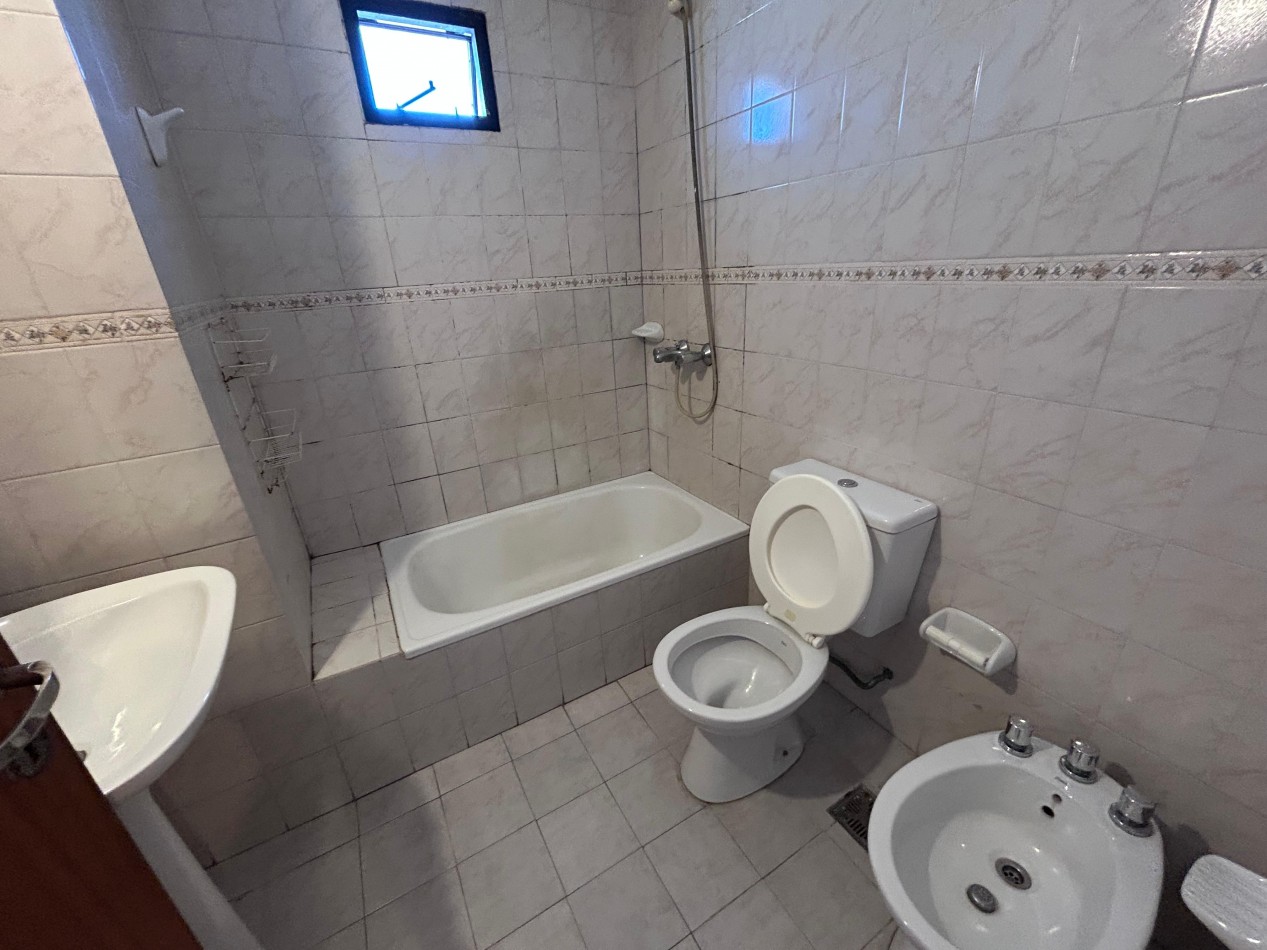 Av Francia 400, ideal oportunidad, muy buen estado, monoambiente con balcon.