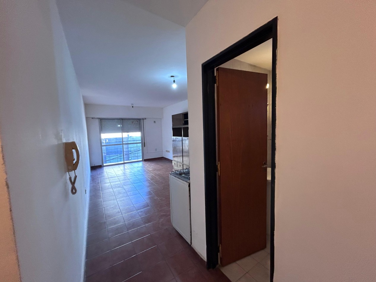 Av Francia 400, ideal oportunidad, muy buen estado, monoambiente con balcon.