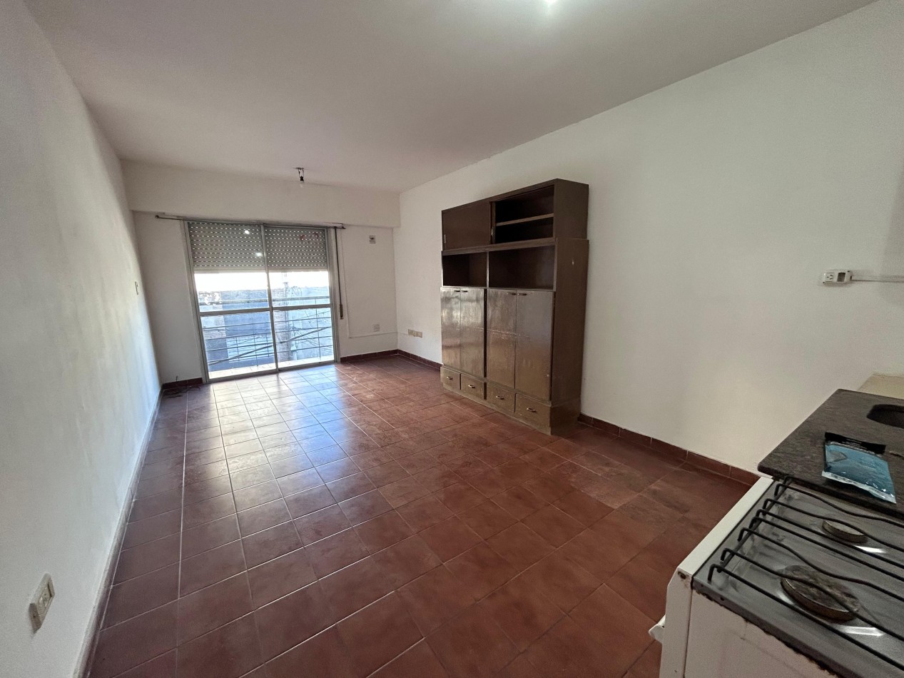 Av Francia 400, ideal oportunidad, muy buen estado, monoambiente con balcon.