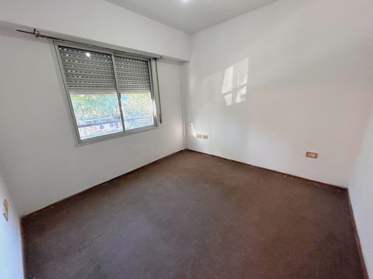 Av Francia 400, excelente oportunidad, muy buen estado, un dormitorio.