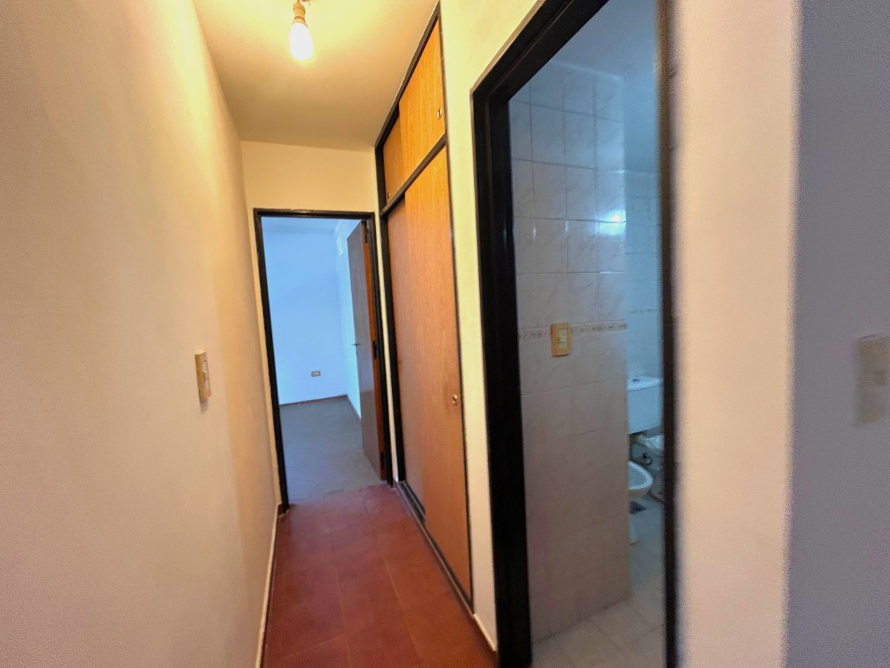 Av Francia 400, excelente oportunidad, muy buen estado, un dormitorio.