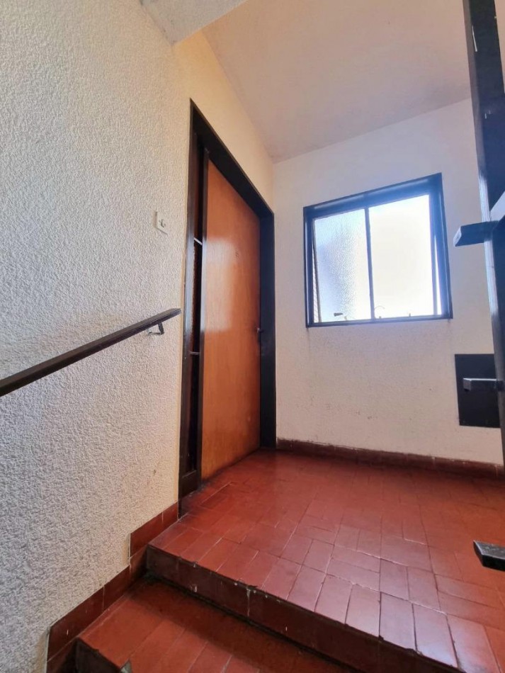 Virasoro 1900, un dormitorio, segundo piso escalera.