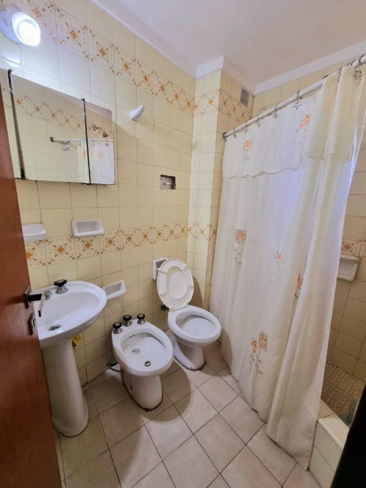 Virasoro 1900, un dormitorio, segundo piso escalera.