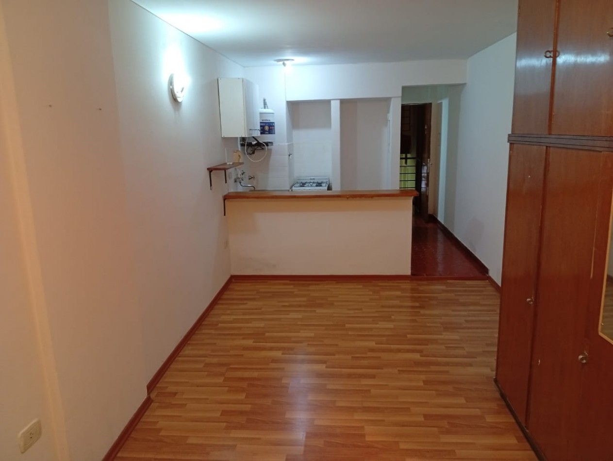 3 de Febrero al 700, hermoso monoambiente centrico, excelente zona.